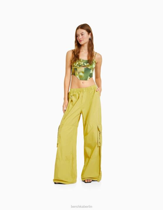 Grün Bershka Frauen Oberteil im Korsett-Stil mit Bengaline-Print H00J832