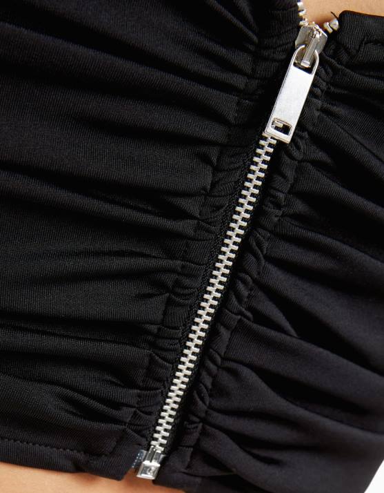 Schwarz Bershka Frauen Gerafftes Oberteil mit Ausschnittdetail H00J784