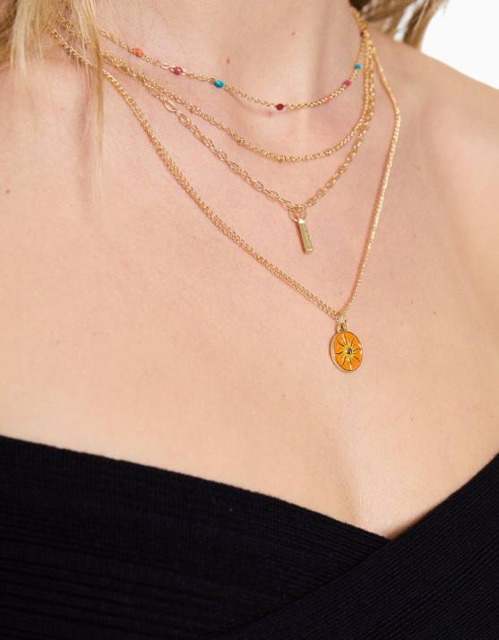 Gold Bershka Frauen Set mit 4 Charm-Perlen-Halsketten H00J2483