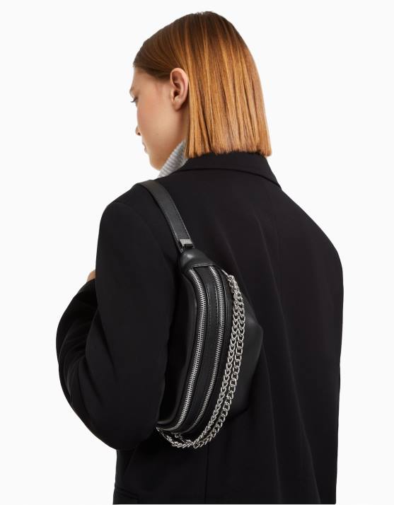 Schwarz Bershka Frauen Gürteltasche aus Kunstleder H00J2393