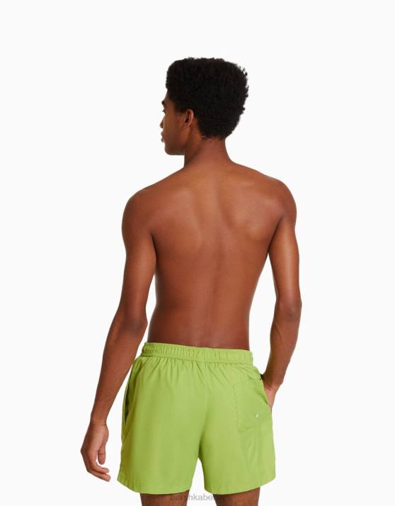 Grün Bershka Männer einfache Boardshorts H00J3383
