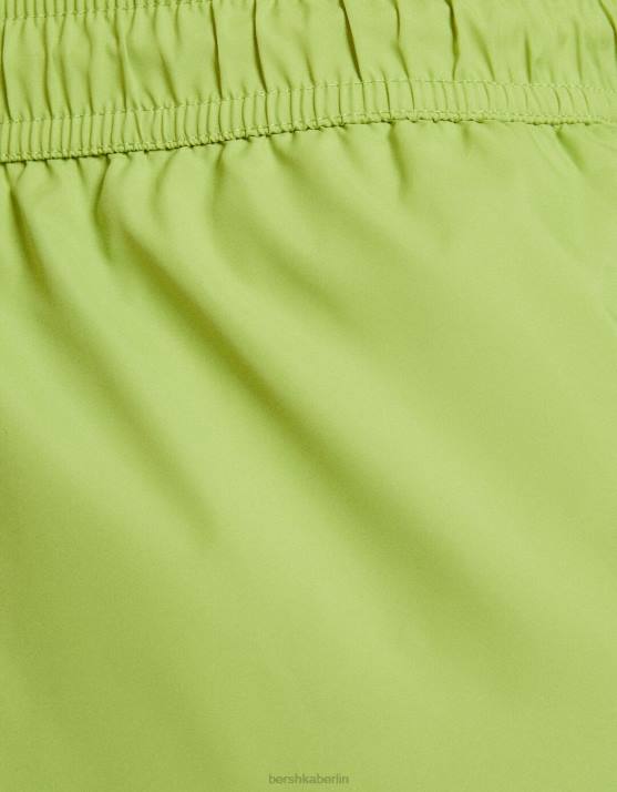 Grün Bershka Männer einfache Boardshorts H00J3401