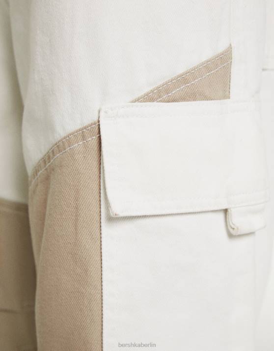Creme Bershka Männer Cargo-Fallschirmjeans in Colour-Block-Optik H00J3278