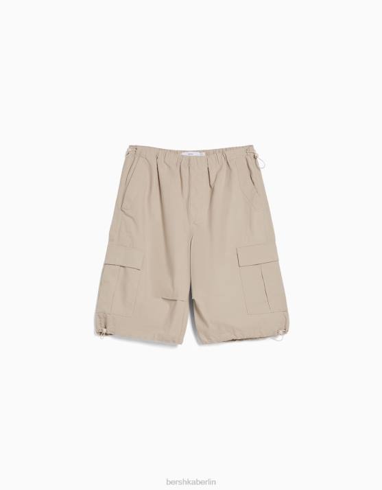 Sand Bershka Männer Bermudashorts aus Fallschirmpopeline H00J3281