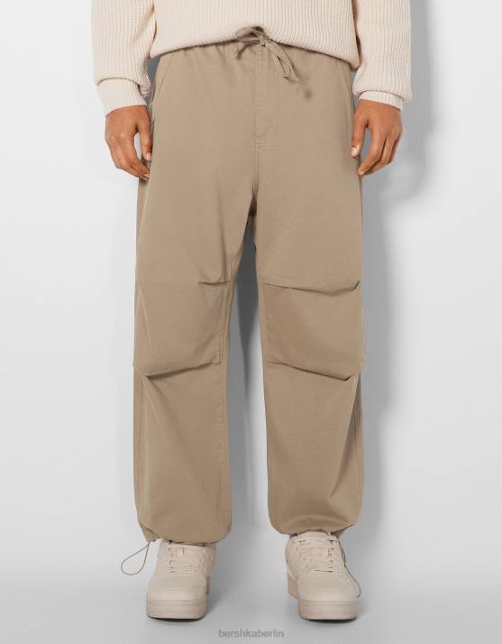 Kamel Bershka Männer Fallschirmhose aus Baumwolle H00J3221