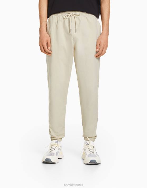 Sand Bershka Männer Jogginghose aus Baumwolle H00J3259