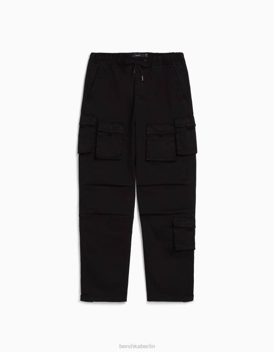 Schwarz Bershka Männer Cargo-Jogginghose aus Baumwolle H00J3223