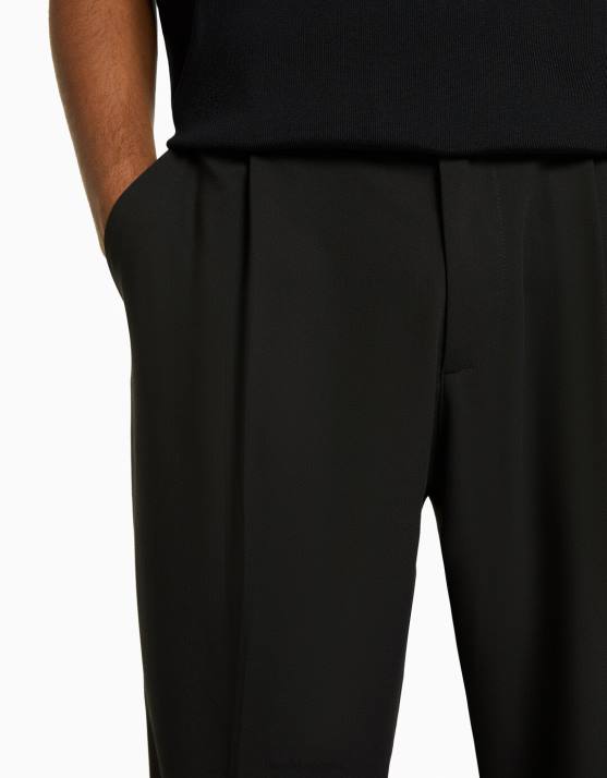 Schwarz Bershka Männer maßgeschneiderte Hose mit Abnähern H00J3034