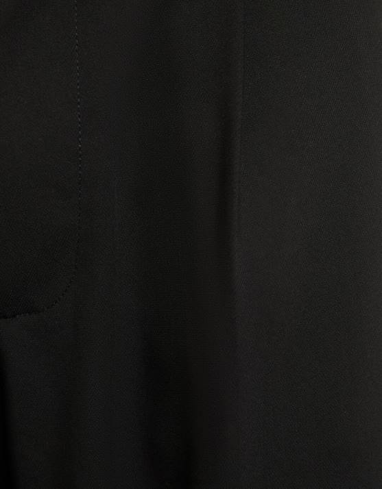 Schwarz Bershka Männer maßgeschneiderte Hose mit Abnähern H00J3034