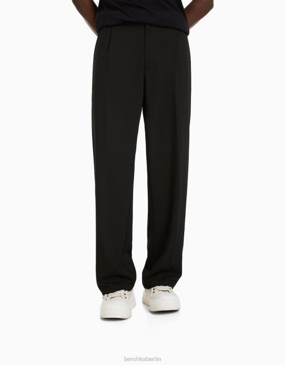 Schwarz Bershka Männer maßgeschneiderte, weite Hose im Jogger-Stil H00J3029