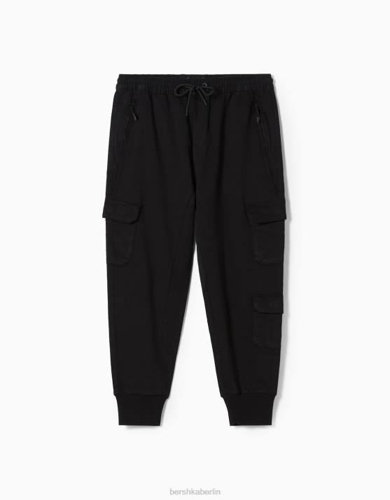 Schwarz Bershka Männer schmale Cargo-Jogginghose H00J3224