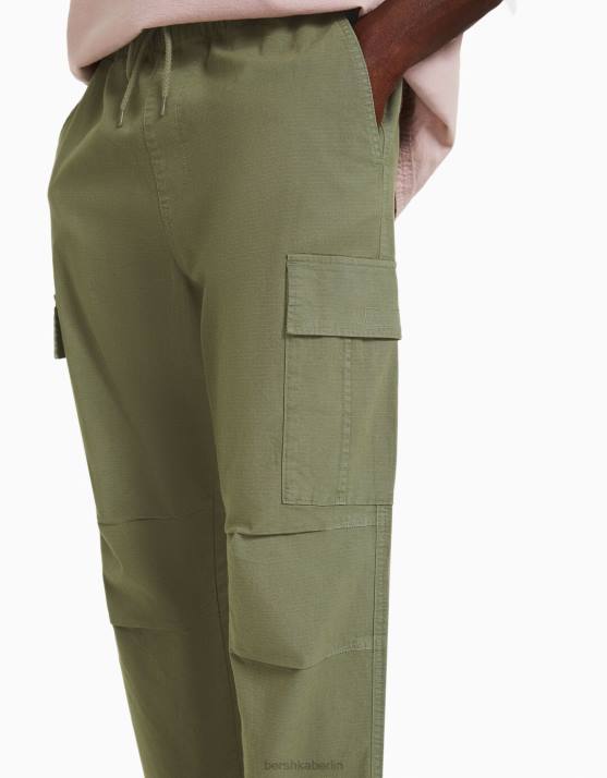 khaki Bershka Männer Cargohose mit Stoppern H00J3229