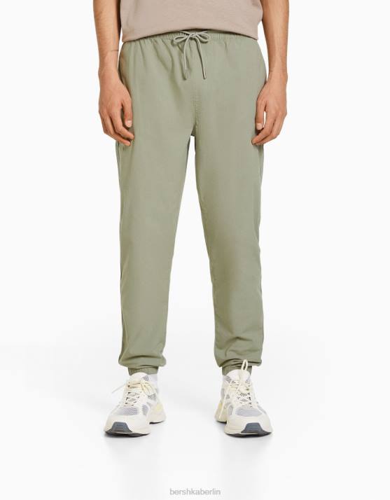 khaki Bershka Männer Jogginghose aus Baumwolle H00J3260