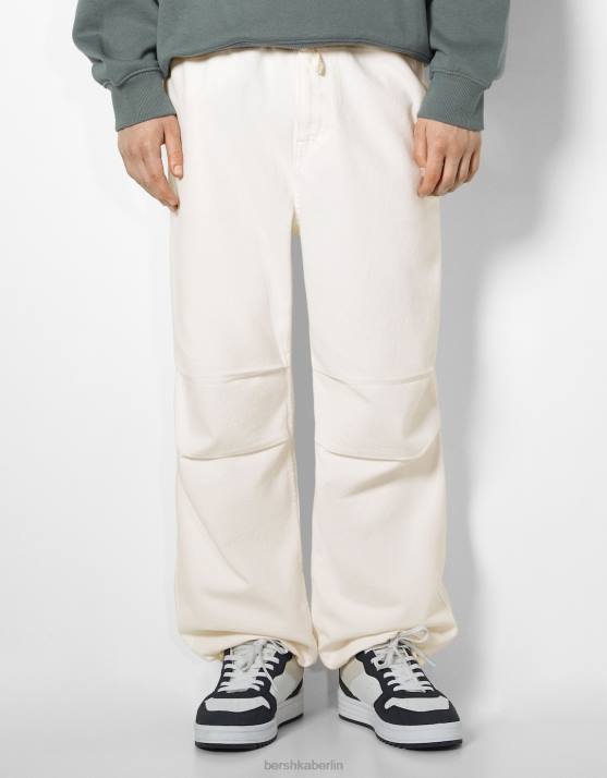 Creme Bershka Männer Fallschirmjeans H00J3115