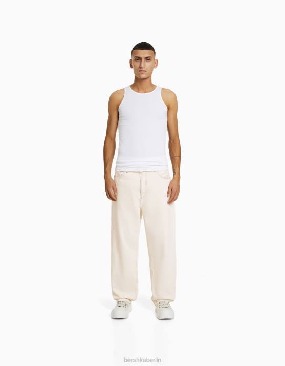 Creme Bershka Männer farbige Baggy-Jeans H00J3113