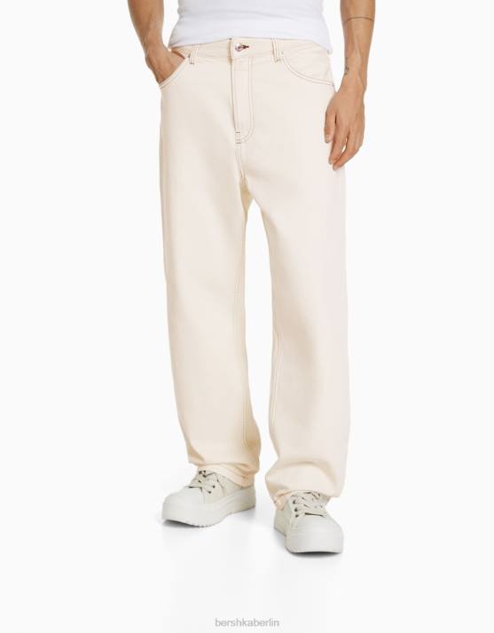 Creme Bershka Männer farbige Baggy-Jeans H00J3113