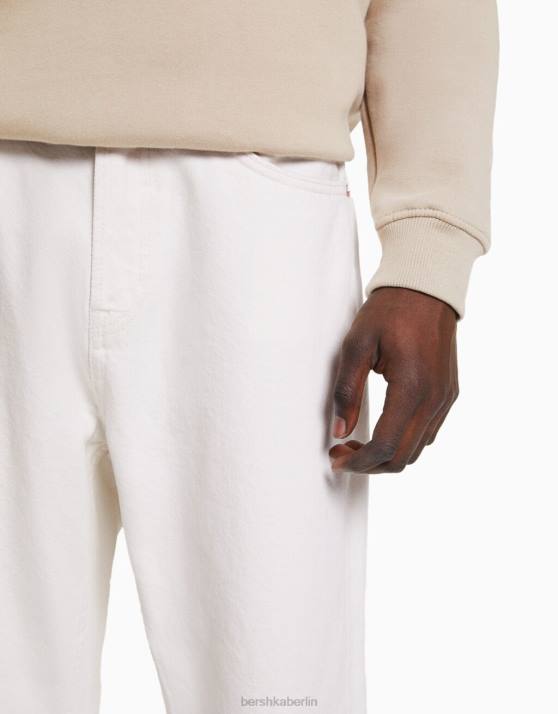 Creme Bershka Männer locker sitzende Jeans H00J3165