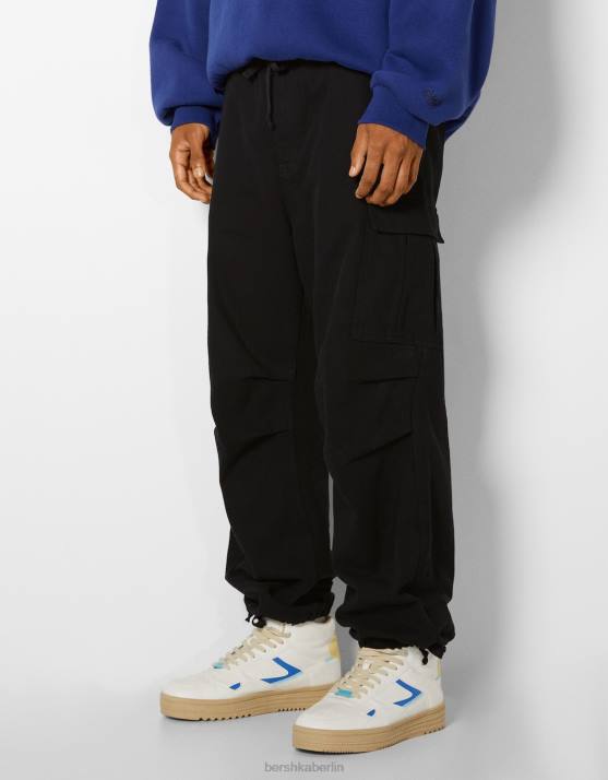 Schwarz Bershka Männer Cargo-Fallschirmjeans H00J3203