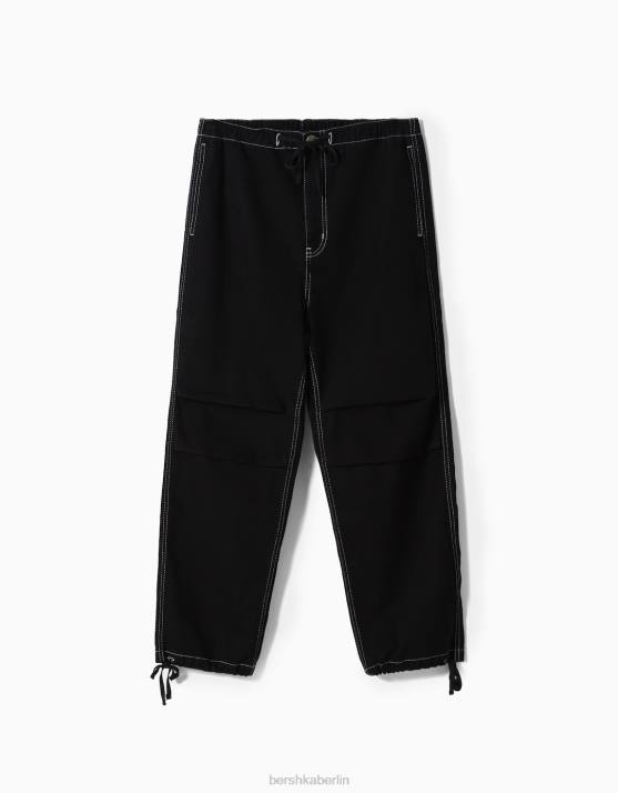 Schwarz Bershka Männer Fallschirmjeans H00J3117