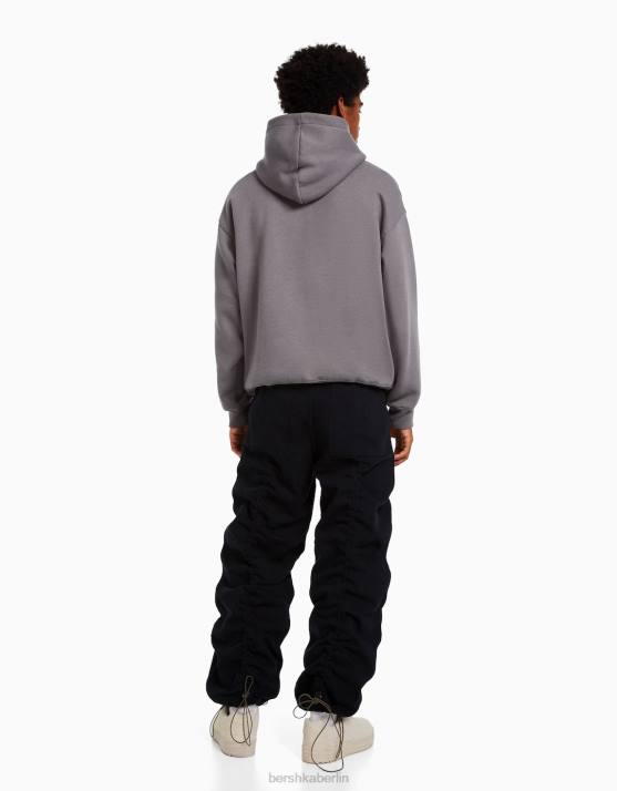 Schwarz Bershka Männer Geraffte Fallschirm-Sweatjeans H00J3114