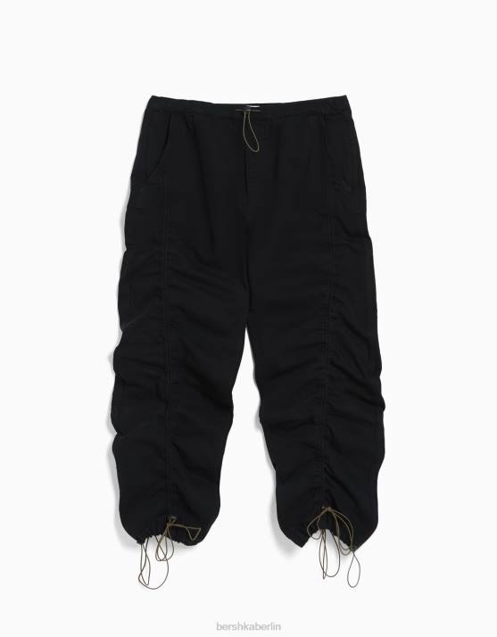 Schwarz Bershka Männer Geraffte Fallschirm-Sweatjeans H00J3114