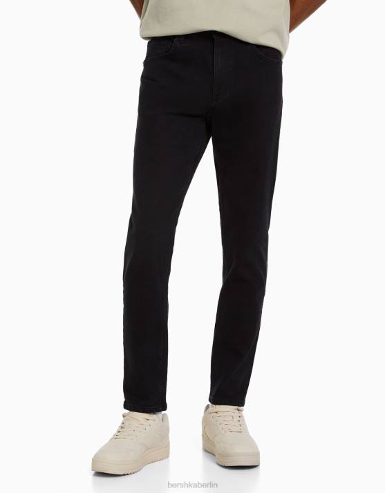 Schwarz Bershka Männer Slim-Fit-Jeans H00J3195
