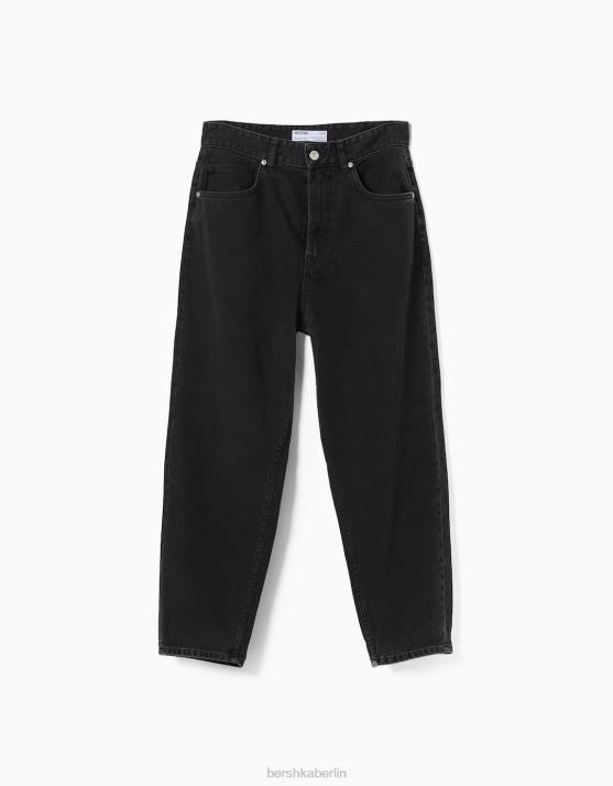 Schwarz Bershka Männer locker sitzende Jeans H00J3164