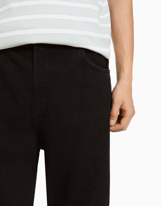 Schwarz Bershka Männer locker sitzende Jeans H00J3198