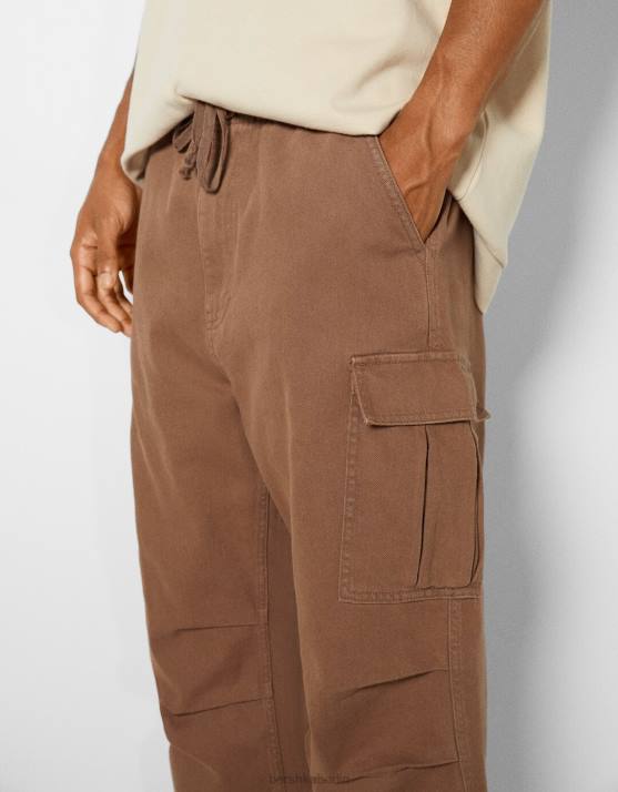 braun Bershka Männer Cargo-Fallschirmjeans H00J3204