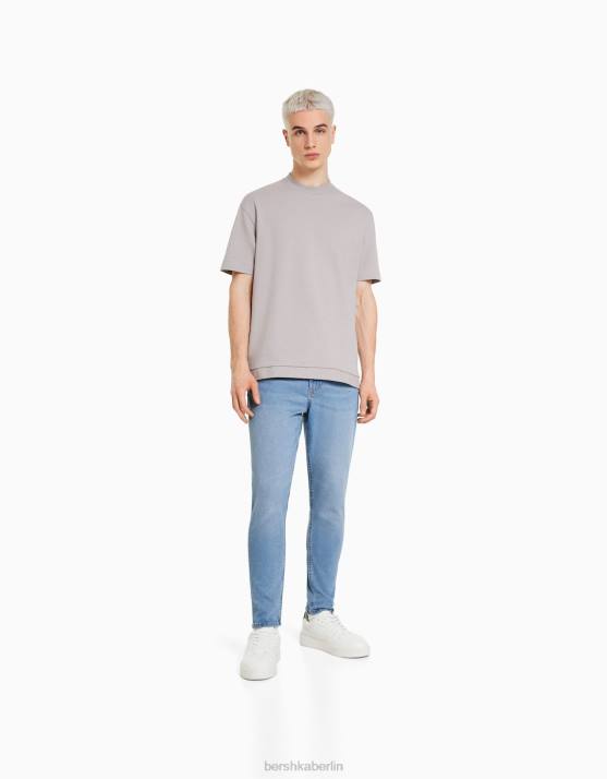 hellblau Bershka Männer Karottenjeans H00J3181