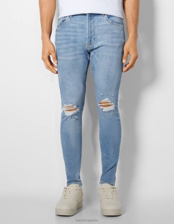hellblau Bershka Männer Superenge, zerrissene Jeans H00J3167