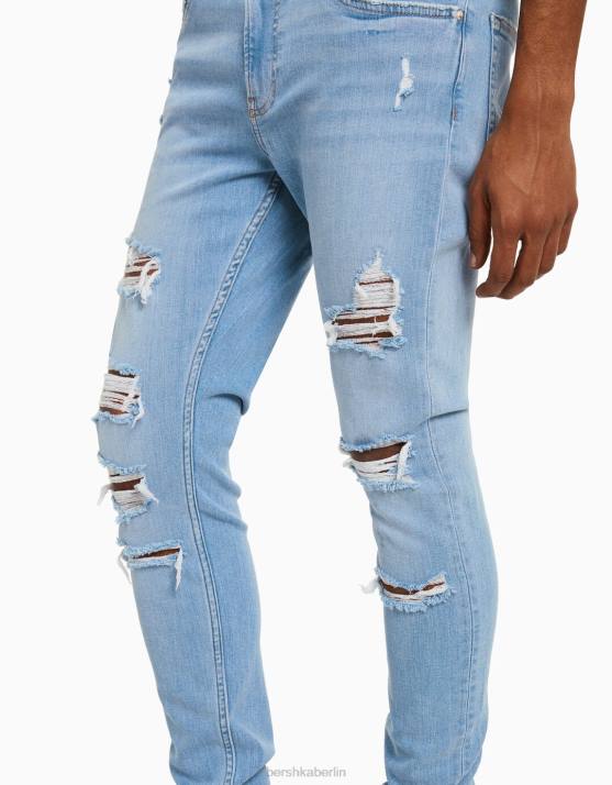 hellblau Bershka Männer Superenge, zerrissene Jeans H00J3191