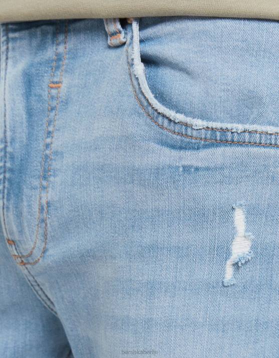 hellblau Bershka Männer Superenge, zerrissene Jeans H00J3191