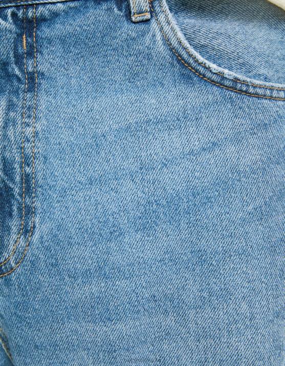 hellblau Bershka Männer locker sitzende Jeans H00J3199