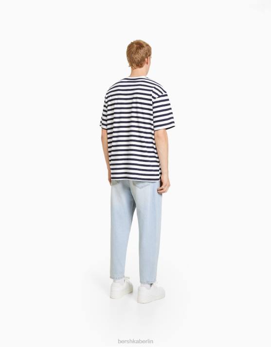 hellblau Bershka Männer locker sitzende Jeans H00J3461