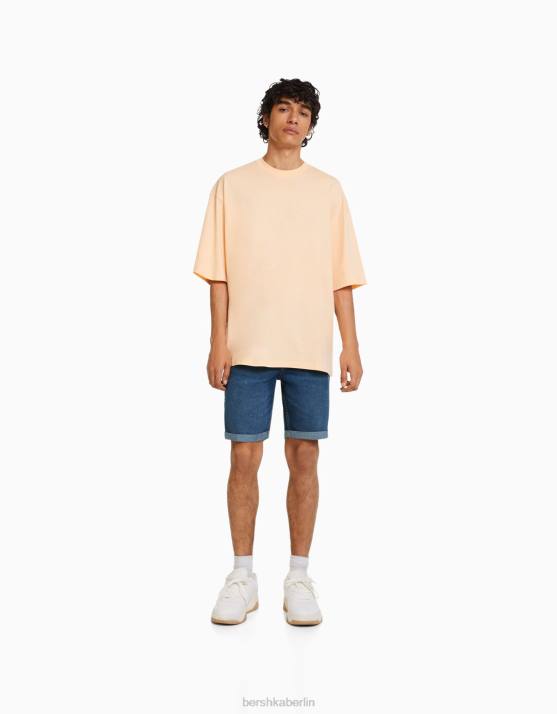 Blau Bershka Männer Enge, aufgerollte Denim-Bermudashorts H00J3344