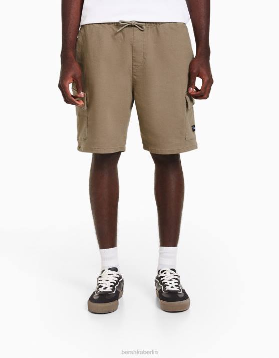 Kamel Bershka Männer Cargo-Bermuda-Sweatshorts H00J3321