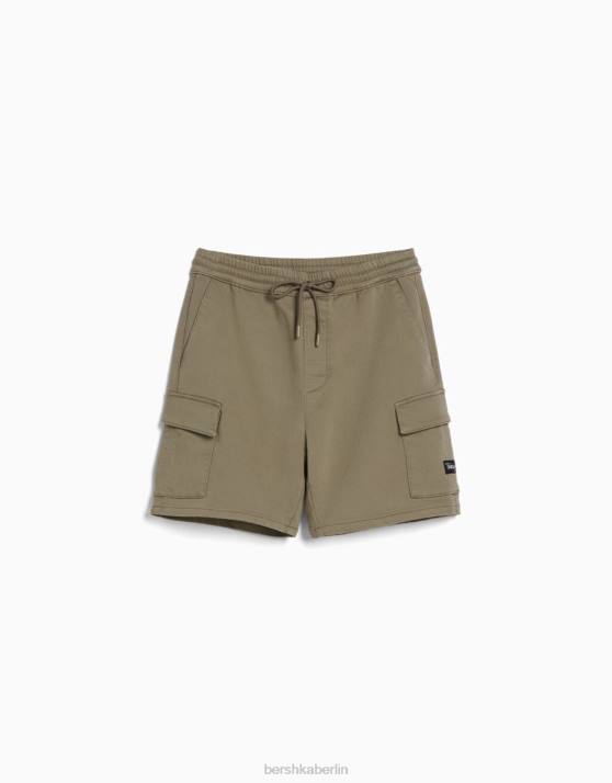 Kamel Bershka Männer Cargo-Bermuda-Sweatshorts H00J3321