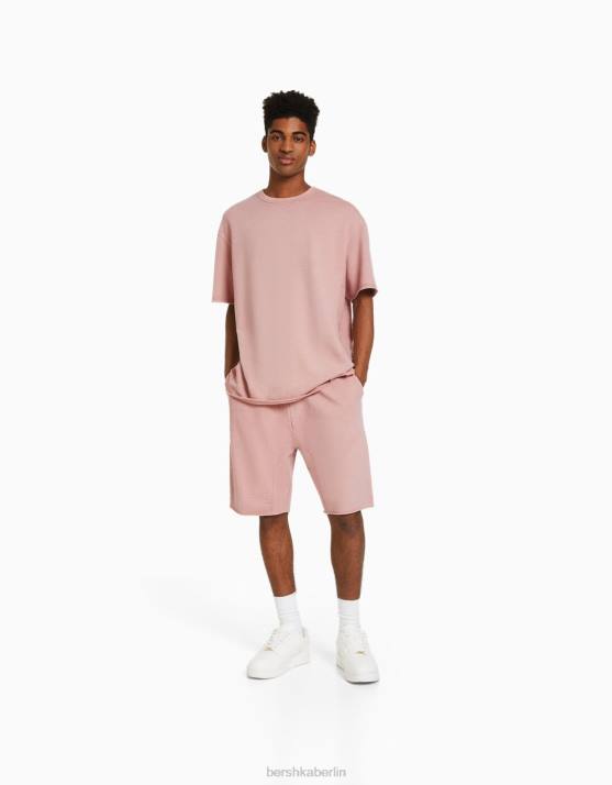 Rosa Bershka Männer Ausgebleichte Plüsch-Bermudashorts H00J3360