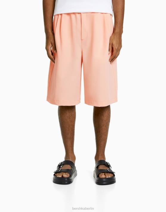 Rosa Bershka Männer Taillierte Bermudashorts mit weitem Bein H00J3371