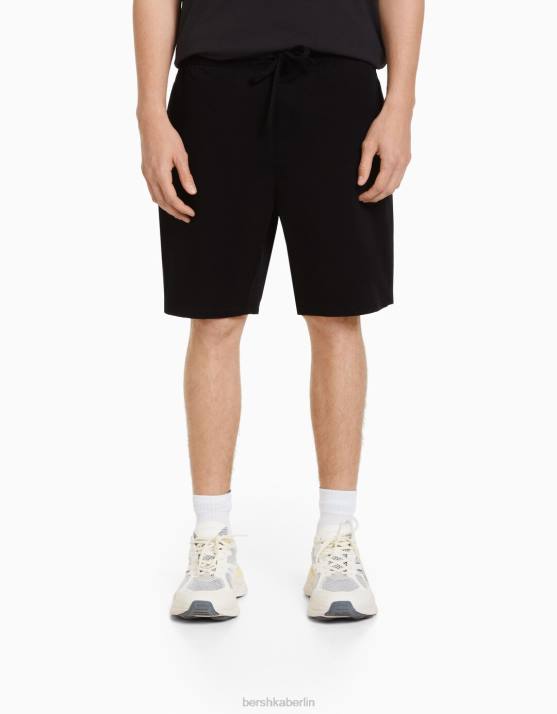 Schwarz Bershka Männer Bermuda-Jogginghose H00J3354