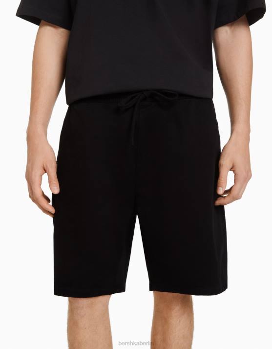Schwarz Bershka Männer Bermuda-Jogginghose H00J3354