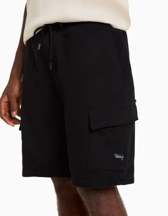 Schwarz Bershka Männer Cargo-Bermuda-Sweatshorts H00J3322