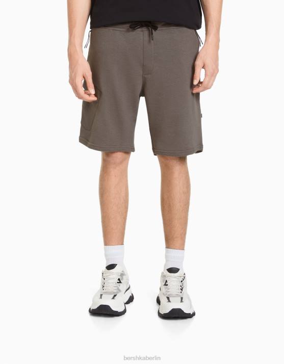 grau Bershka Männer Plüschige Cargo-Bermudashorts H00J3327