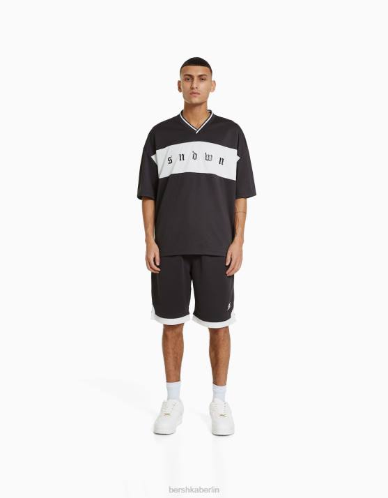 grau Bershka Männer Set aus Mesh-T-Shirt und Bermudashorts H00J3410