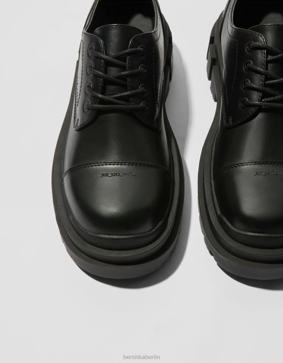 Schwarz Bershka Männer Abendschuhe mit Profilsohle H00J3458