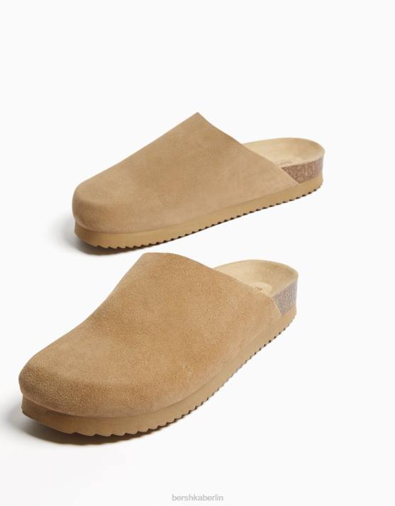 Sand Bershka Männer Lederclogs H00J3543