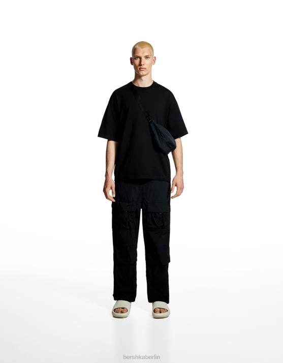 Sand Bershka Männer strukturierte flache Sandalen H00J3563