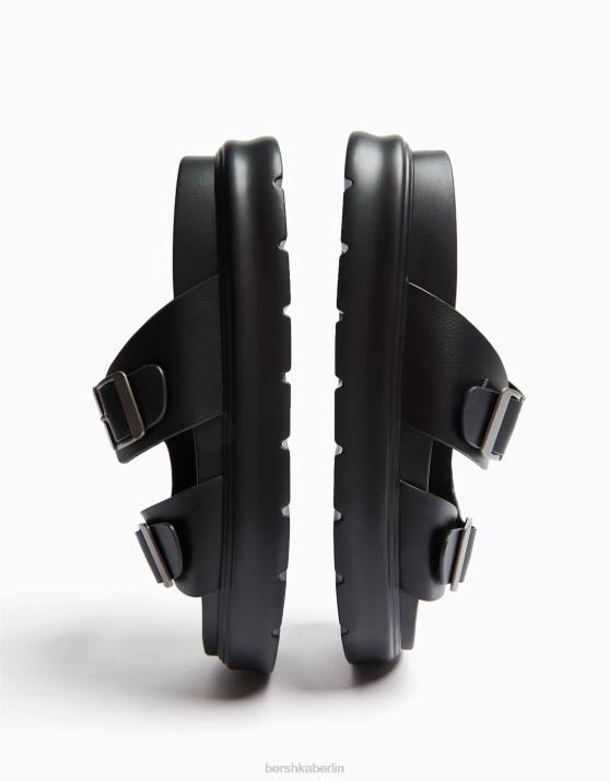 Schwarz Bershka Männer Sandalen mit Schnalle H00J3557