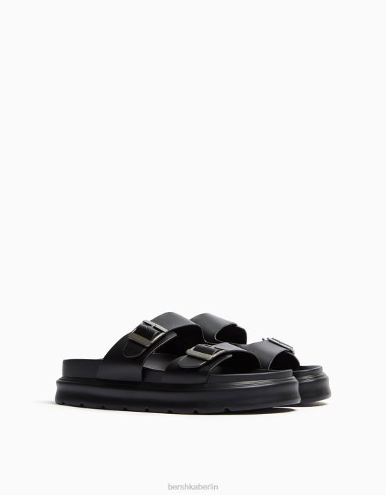 Schwarz Bershka Männer Sandalen mit Schnalle H00J3558